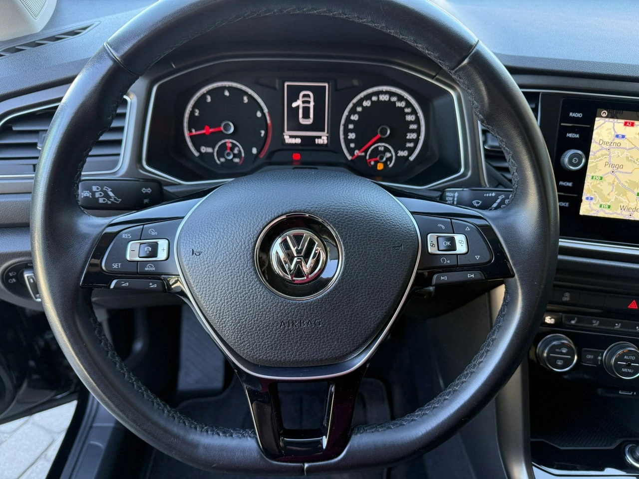 Volkswagen T-Roc - Zdjęcie 15