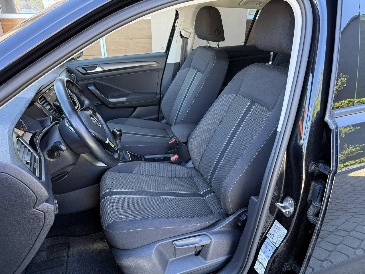 Volkswagen T-Roc - Zdjęcie 17