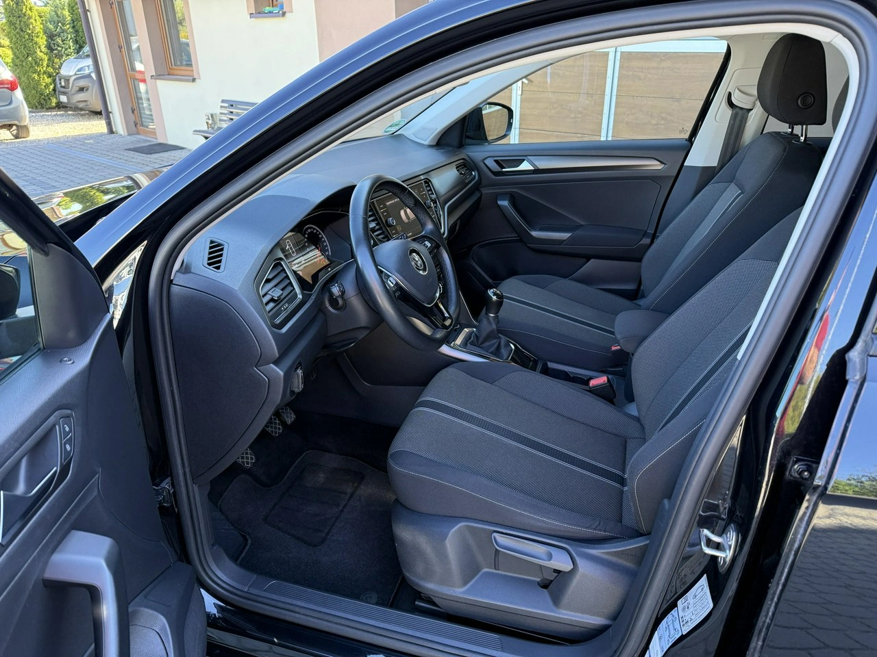 Volkswagen T-Roc - Zdjęcie 18