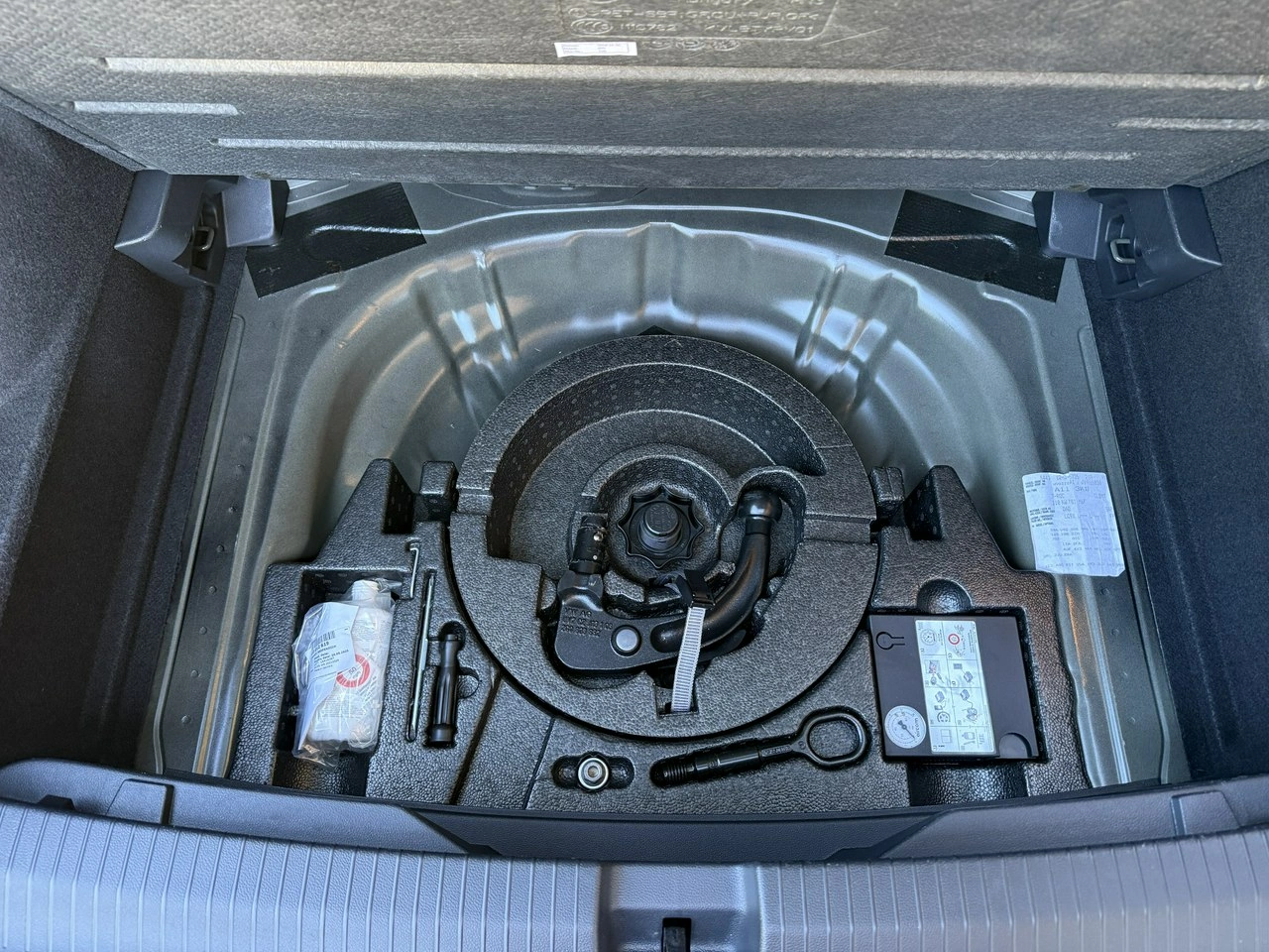 Volkswagen T-Roc - Zdjęcie 24