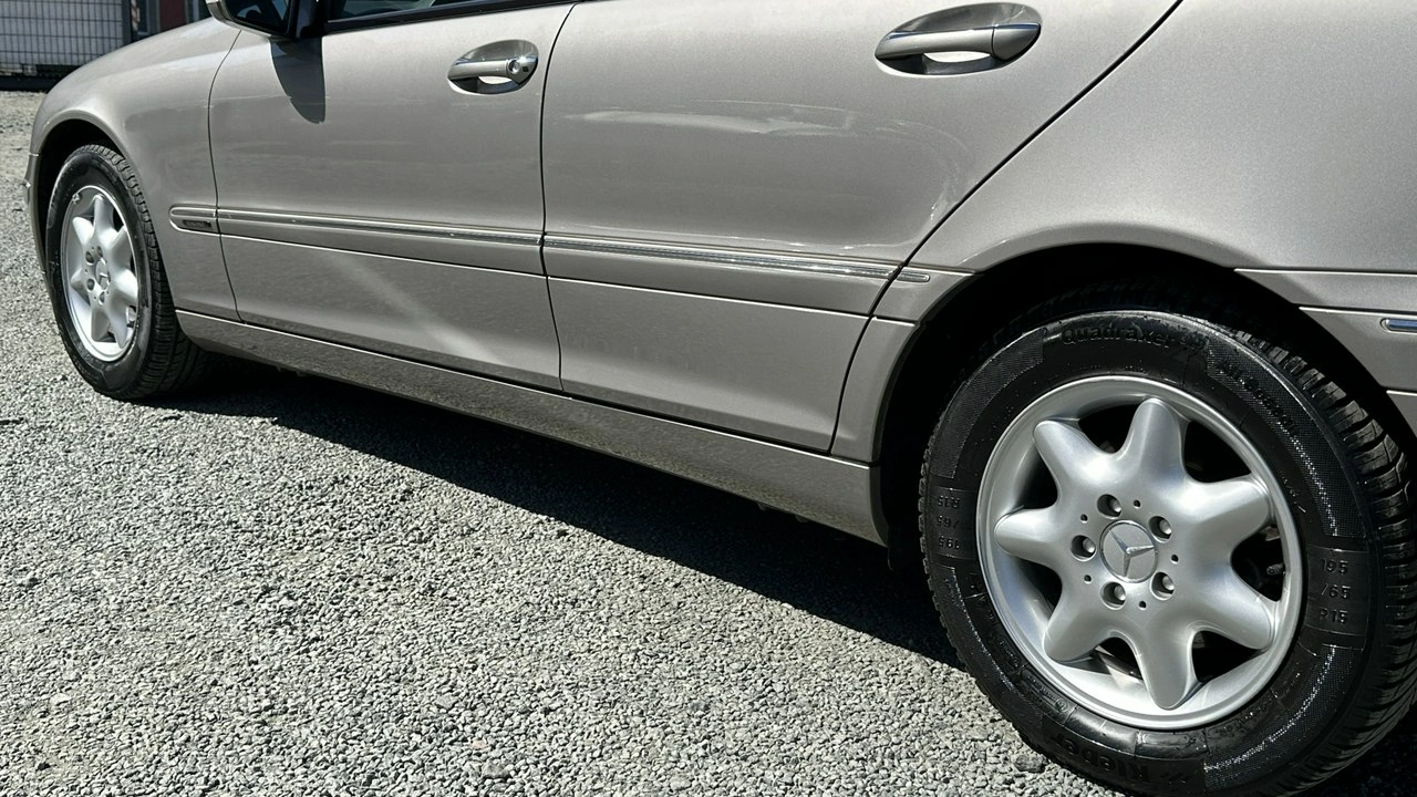 Mercedes C 200 - Zdjęcie 13