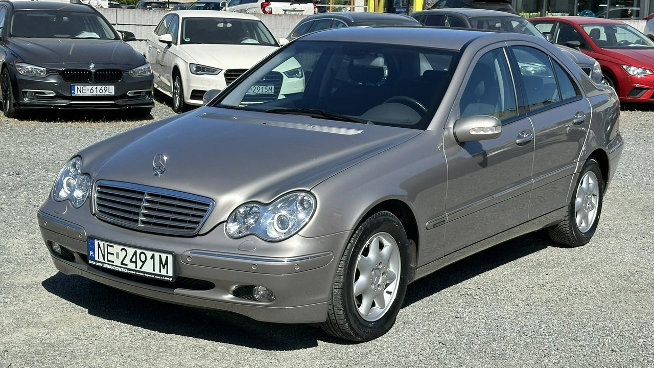 Mercedes C 200 - Zdjęcie 14