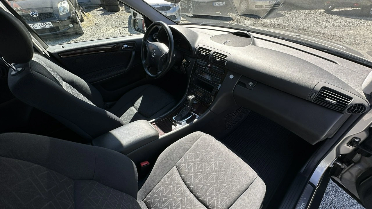 Mercedes C 200 - Zdjęcie 22