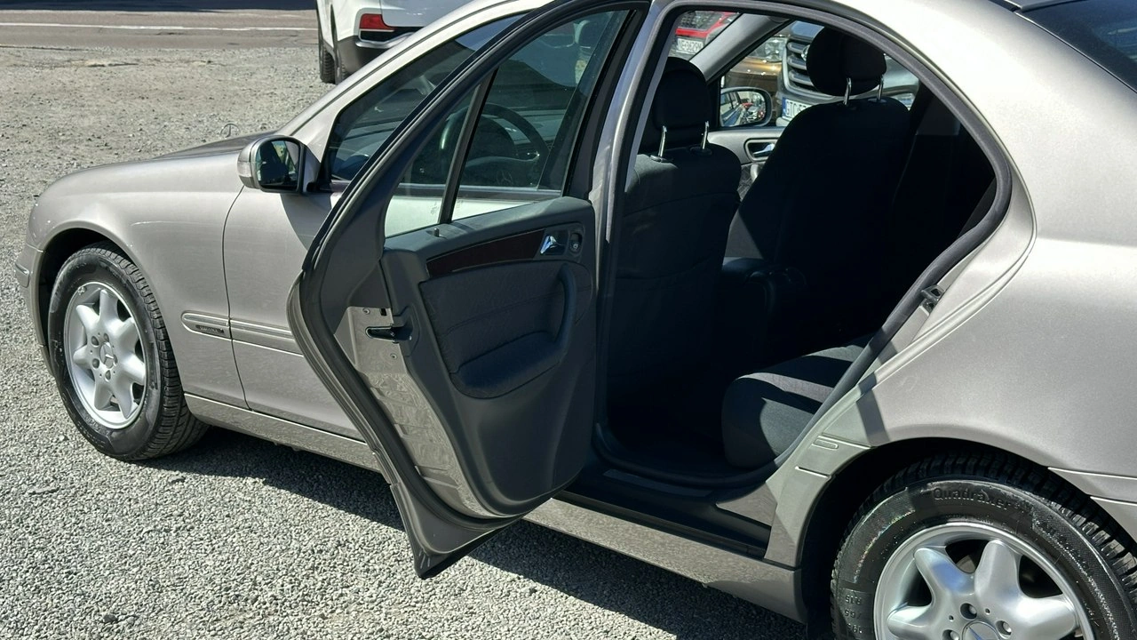 Mercedes C 200 - Zdjęcie 27