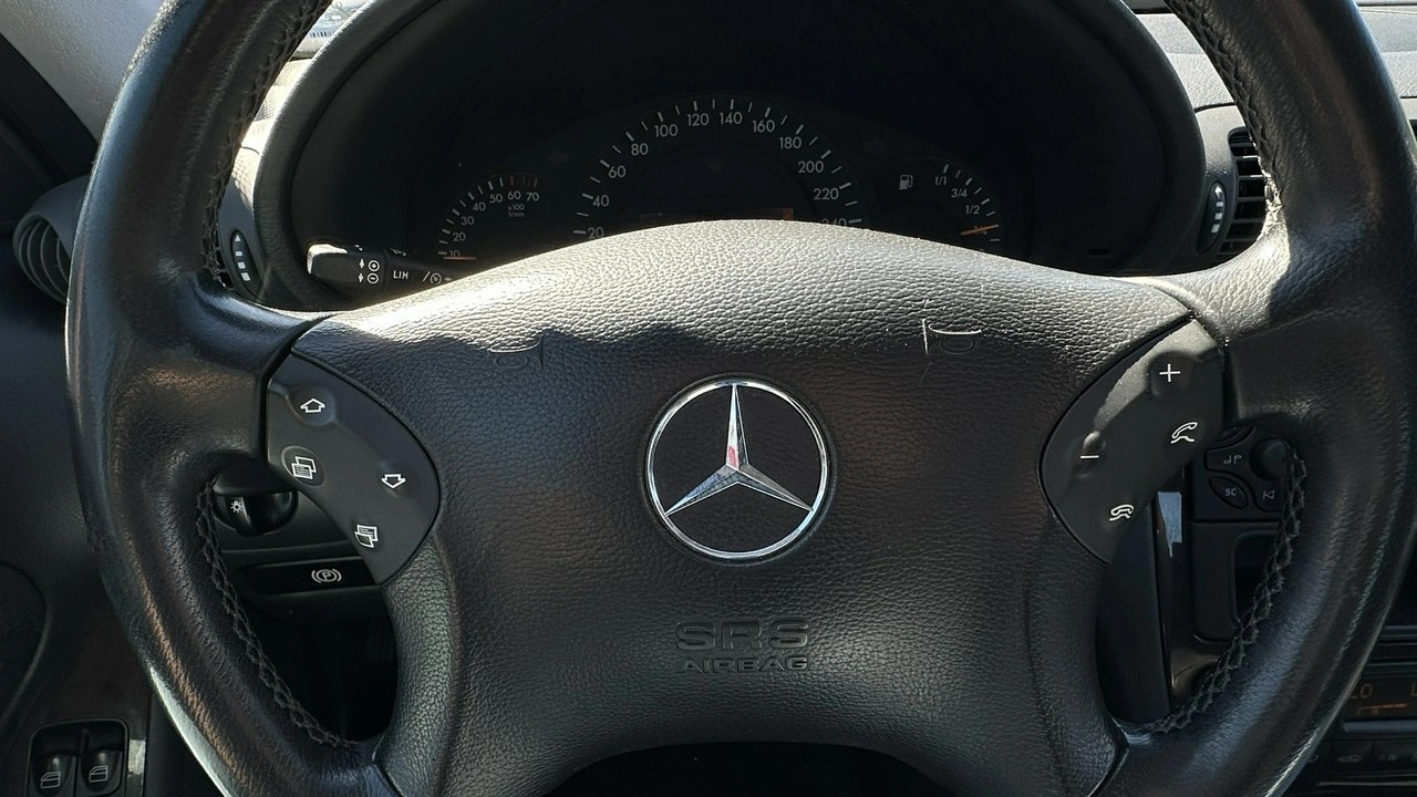 Mercedes C 200 - Zdjęcie 32