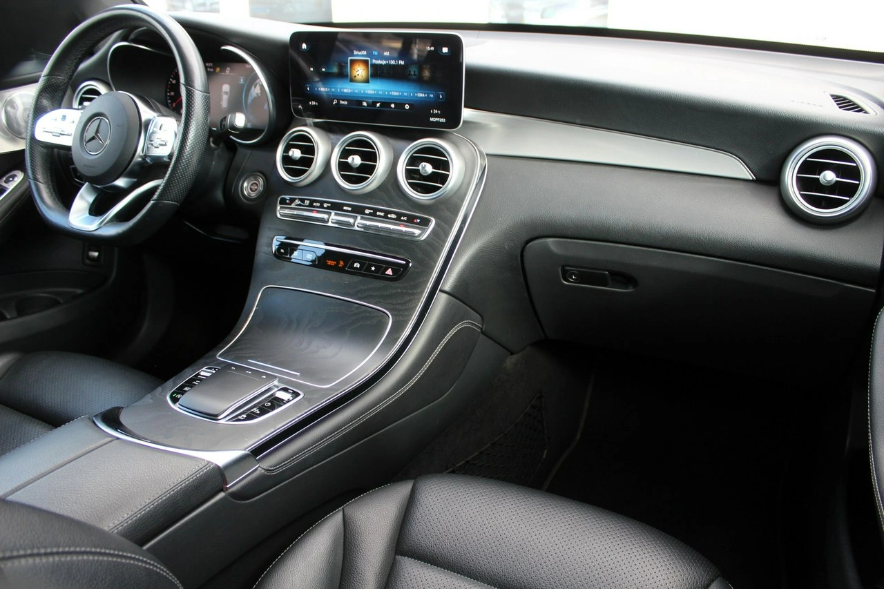 Mercedes GLC 300 - Zdjęcie 10
