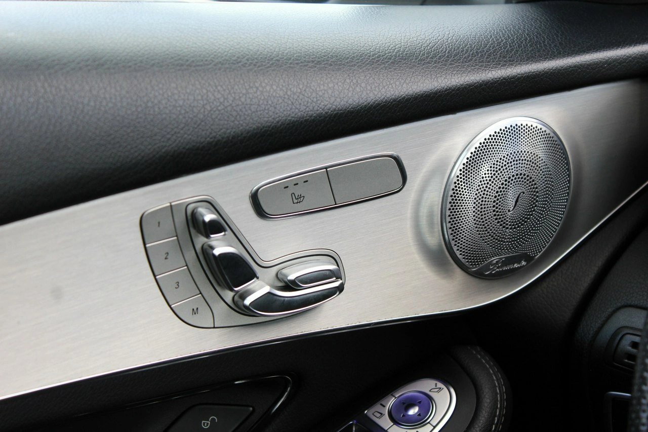 Mercedes GLC 300 - Zdjęcie 19