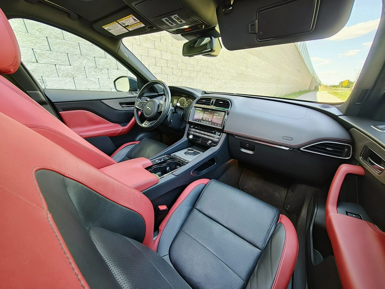 Jaguar F-Pace - Zdjęcie 11