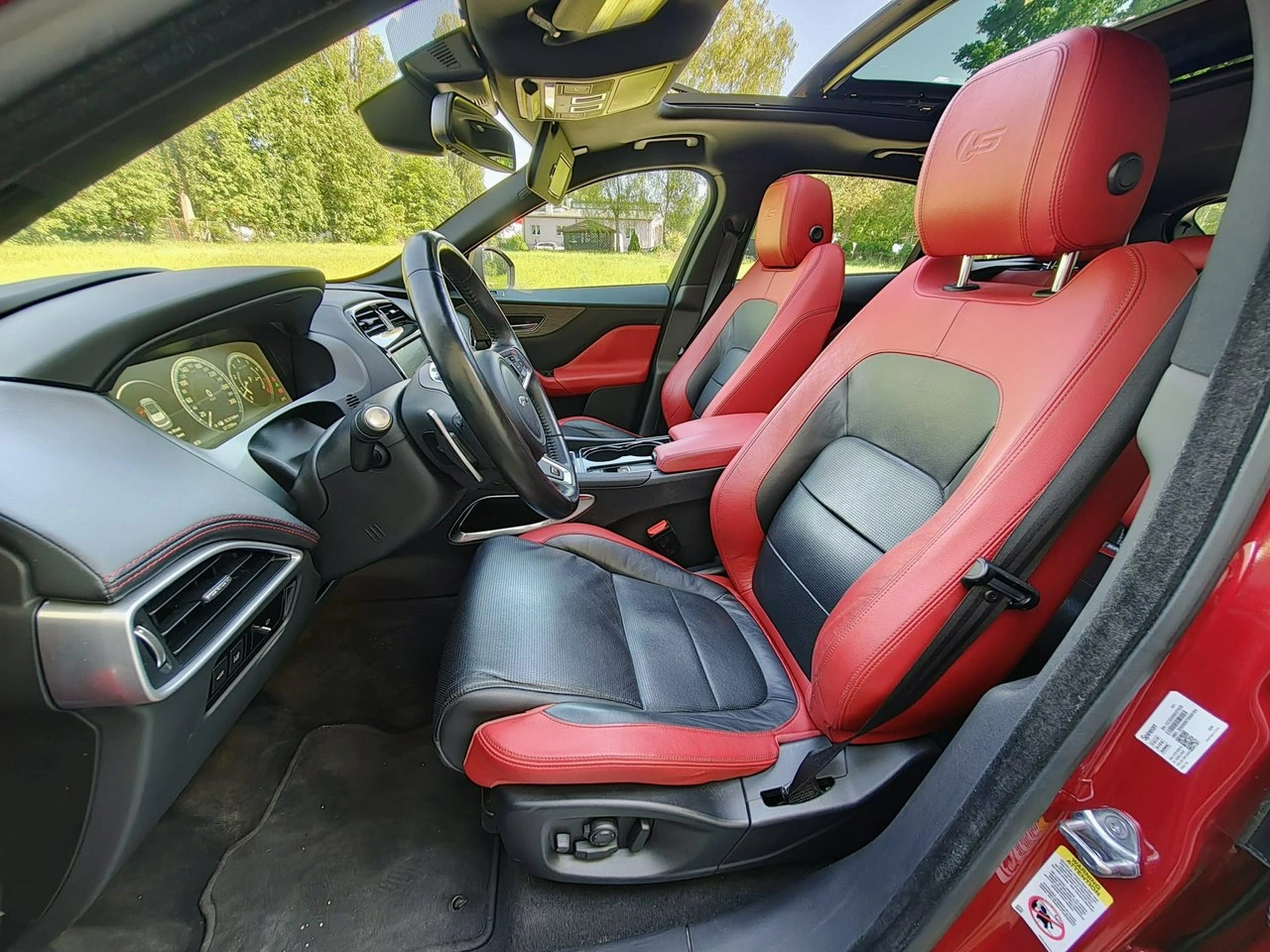 Jaguar F-Pace - Zdjęcie 13