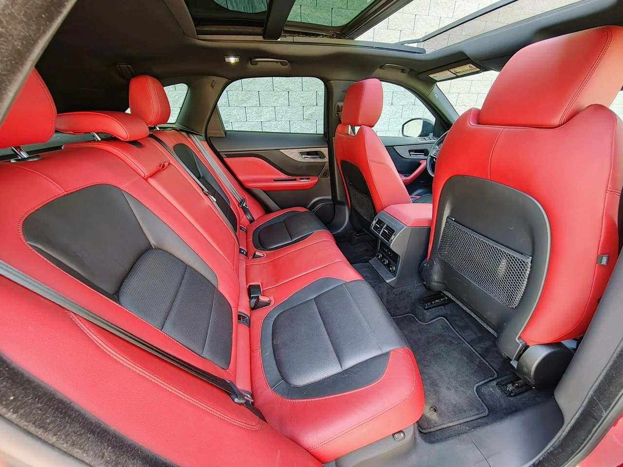 Jaguar F-Pace - Zdjęcie 16