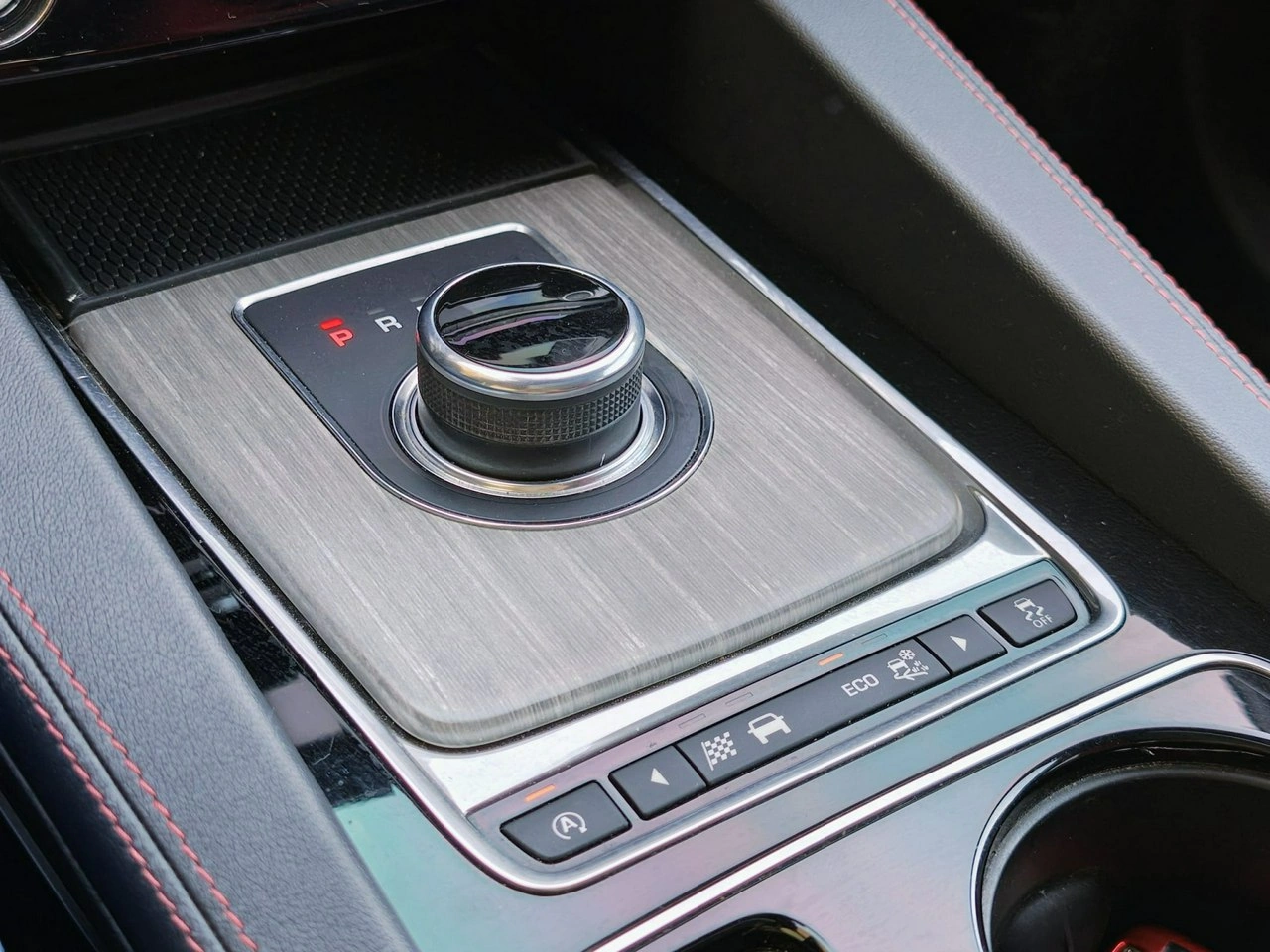 Jaguar F-Pace - Zdjęcie 18