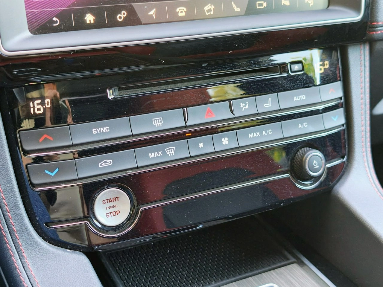 Jaguar F-Pace - Zdjęcie 26