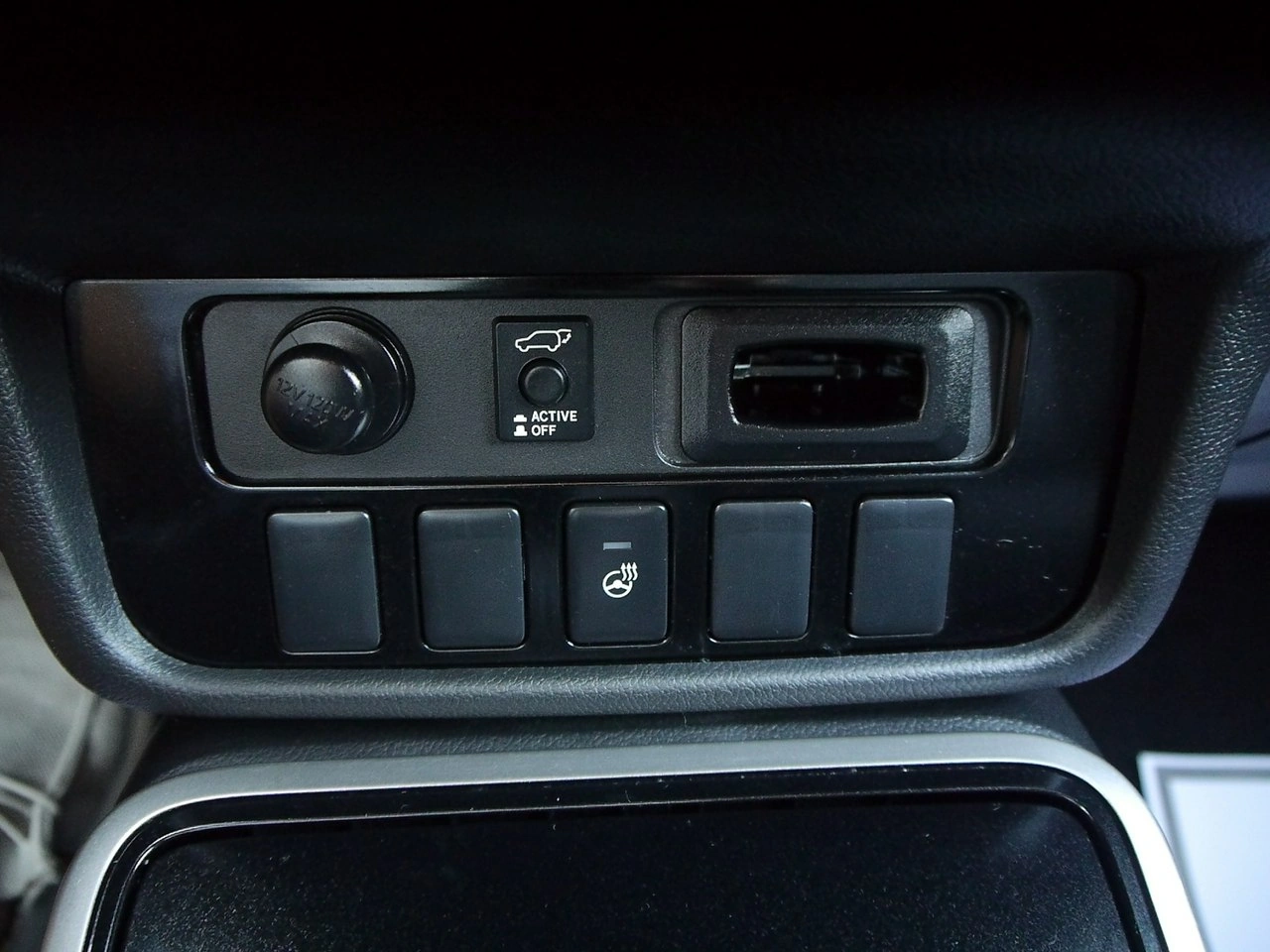 Mitsubishi Outlander - Zdjęcie 25