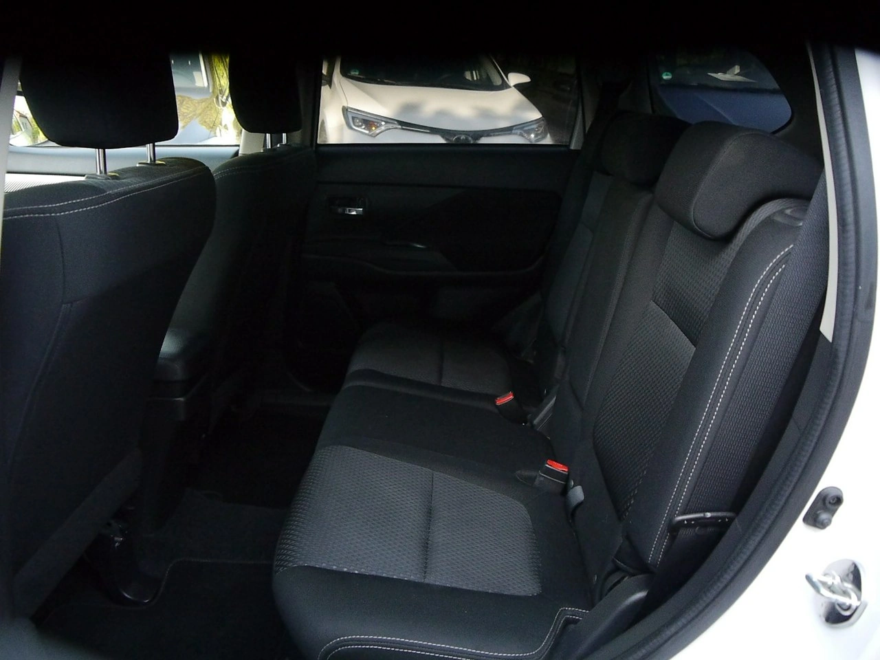 Mitsubishi Outlander - Zdjęcie 33