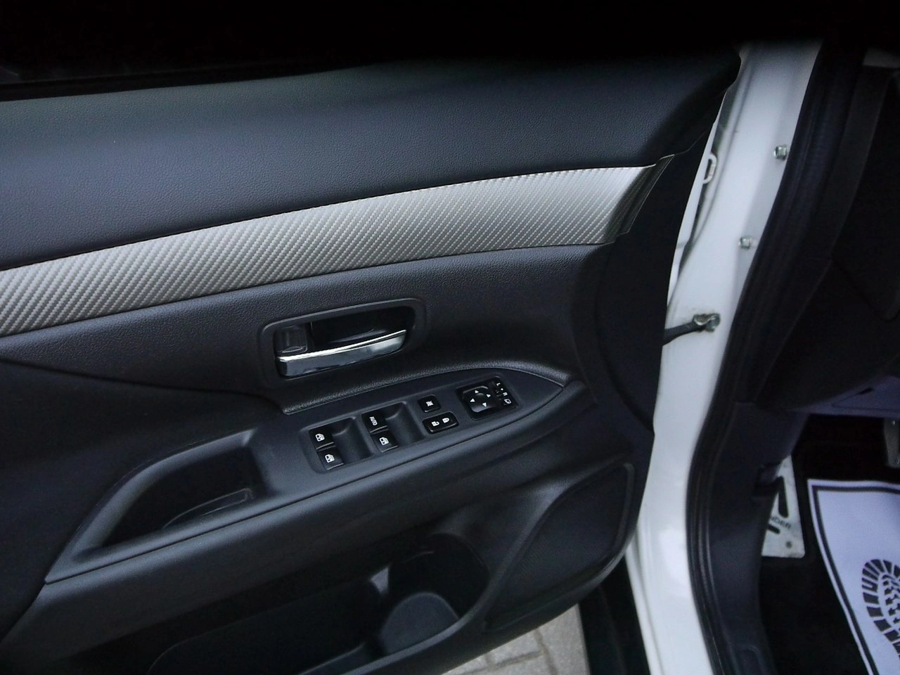Mitsubishi Outlander - Zdjęcie 34