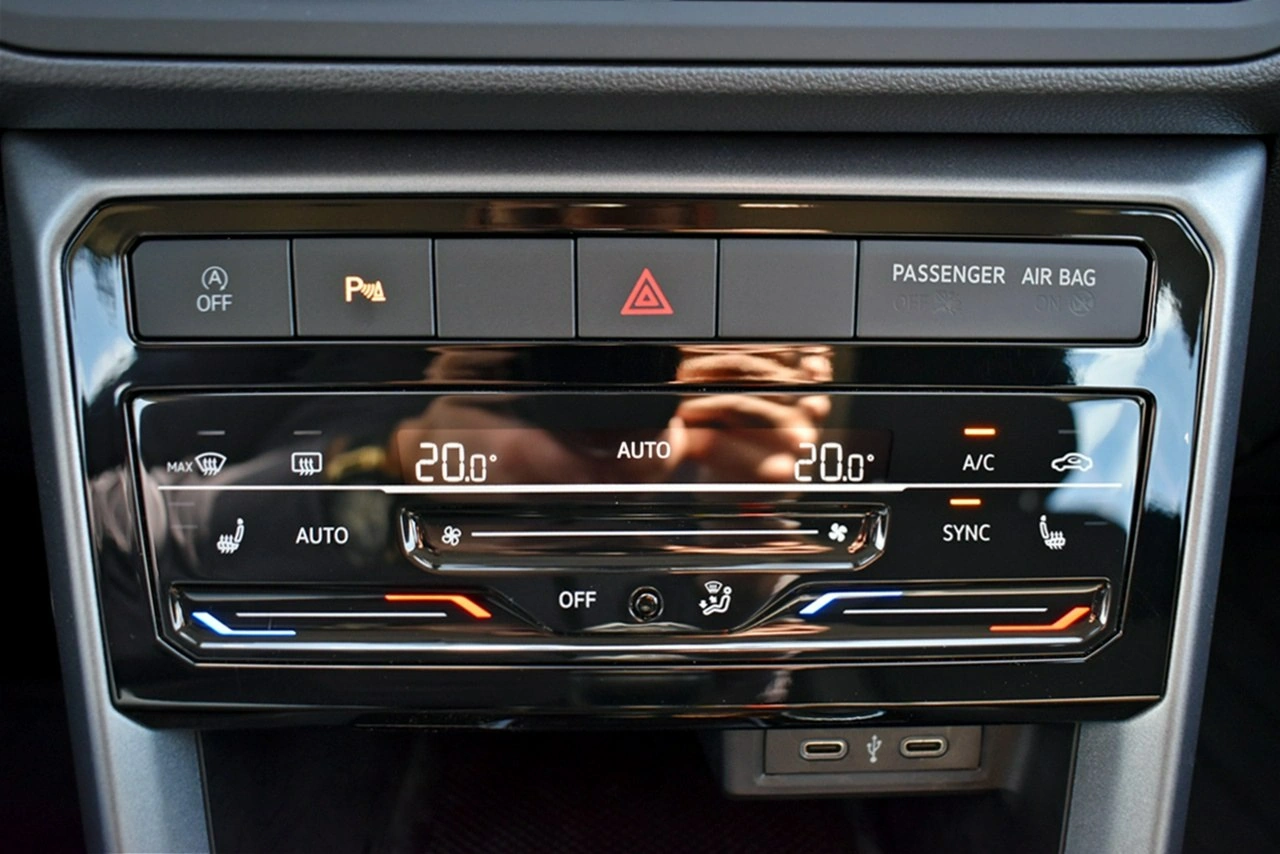 Volkswagen T-Cross - Zdjęcie 22