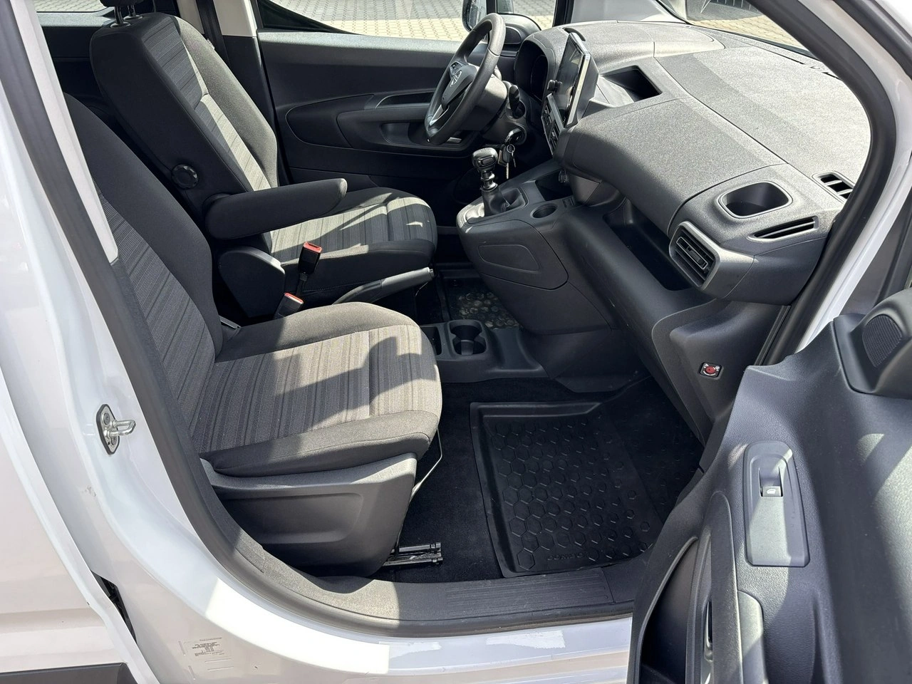 Opel Combo Life - Zdjęcie 15