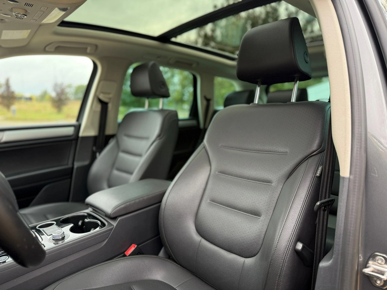 Volkswagen Touareg - Zdjęcie 19