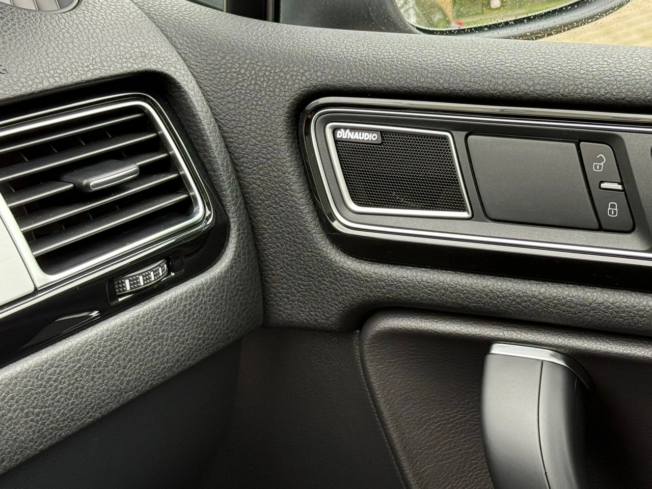Volkswagen Touareg - Zdjęcie 35