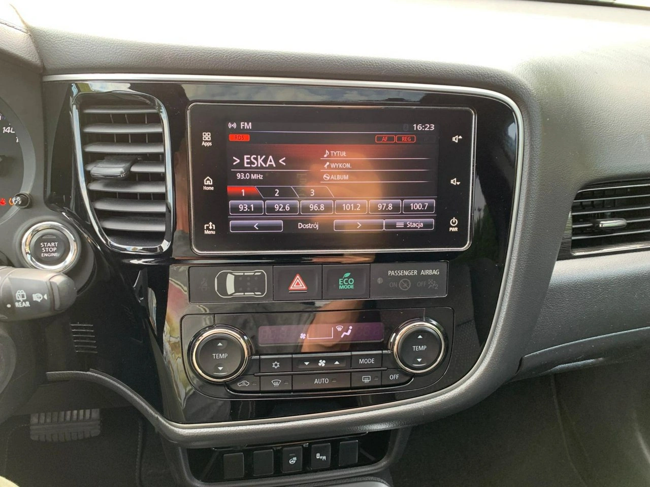 Mitsubishi Outlander - Zdjęcie 18