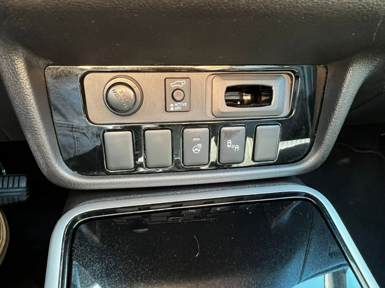 Mitsubishi Outlander - Zdjęcie 24
