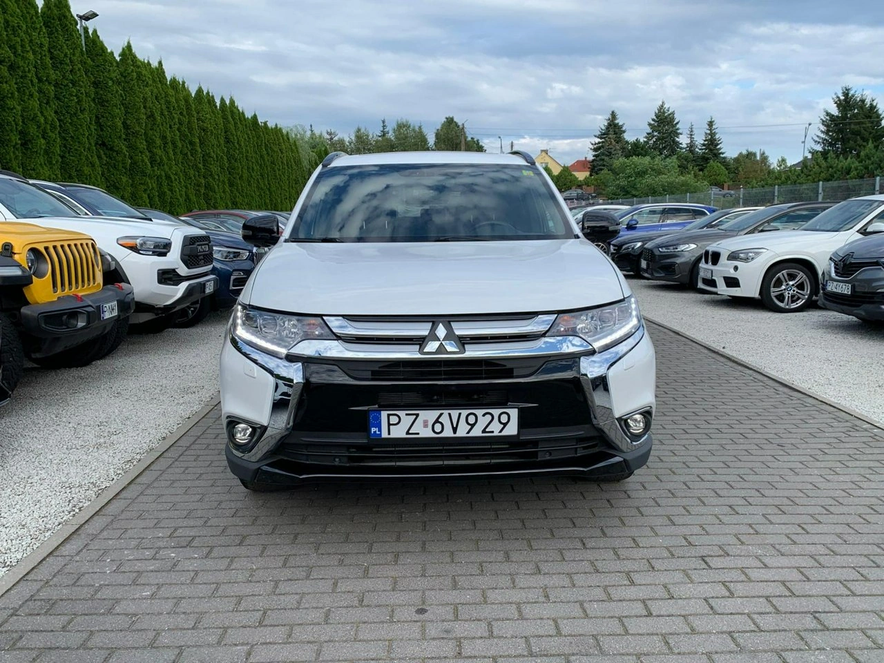 Mitsubishi Outlander - Zdjęcie 2