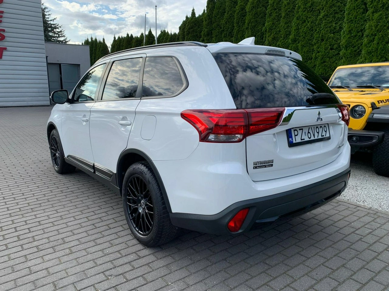 Mitsubishi Outlander - Zdjęcie 4