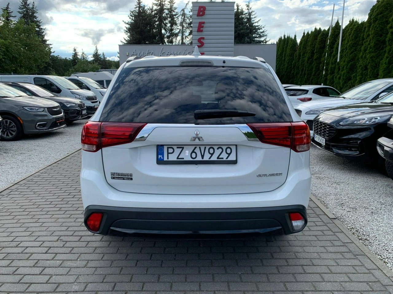 Mitsubishi Outlander - Zdjęcie 6