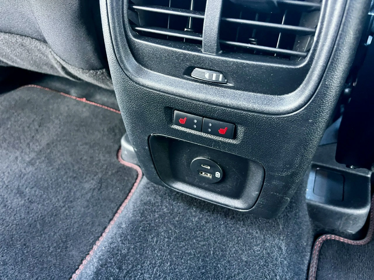 Ford Kuga - Zdjęcie 21