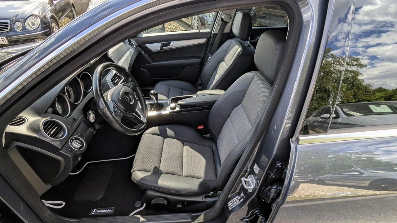 Mercedes C 200 - Zdjęcie 14