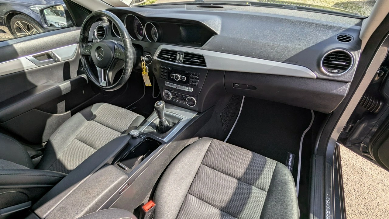 Mercedes C 200 - Zdjęcie 19