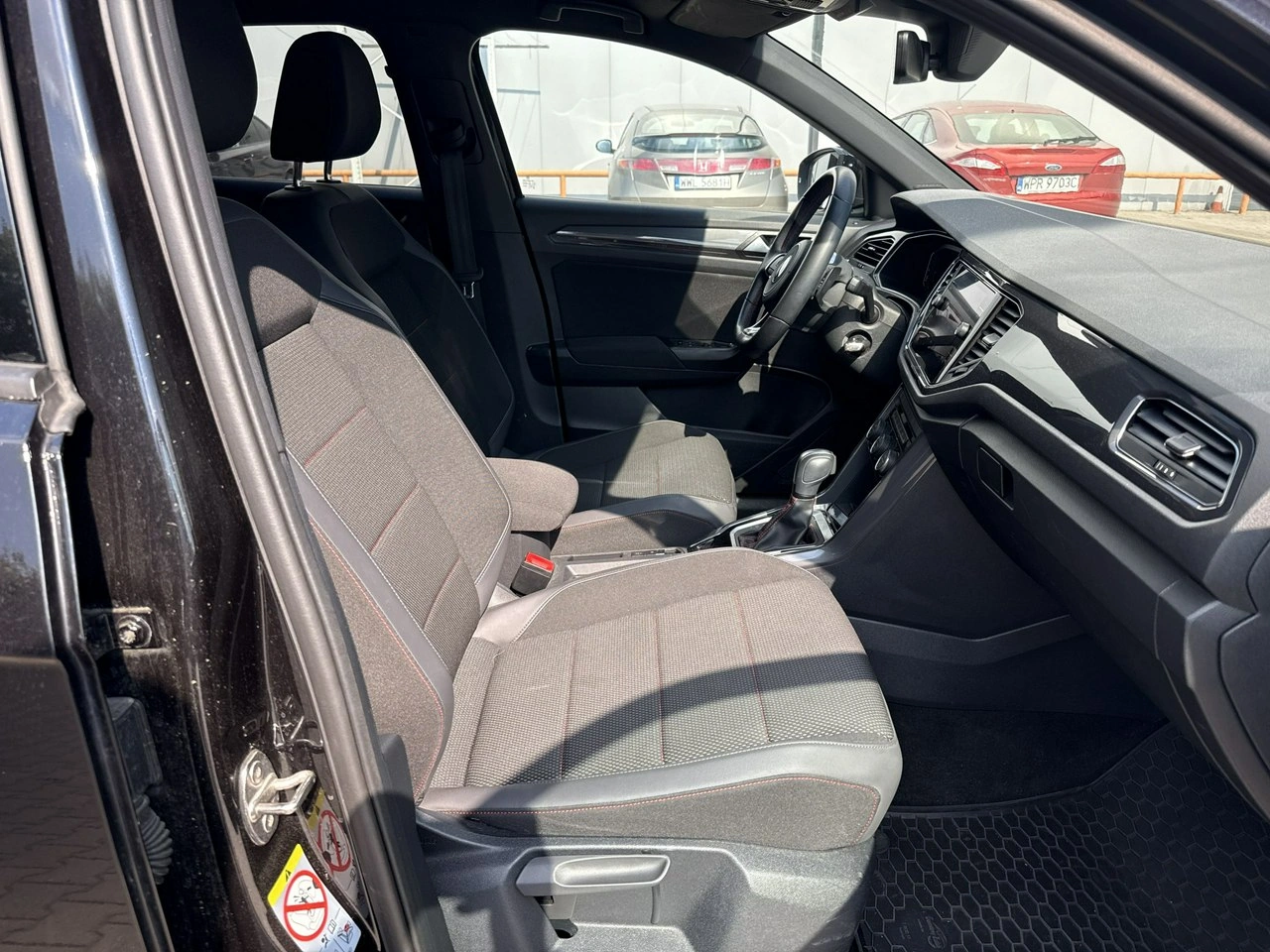 Volkswagen T-Roc - Zdjęcie 19