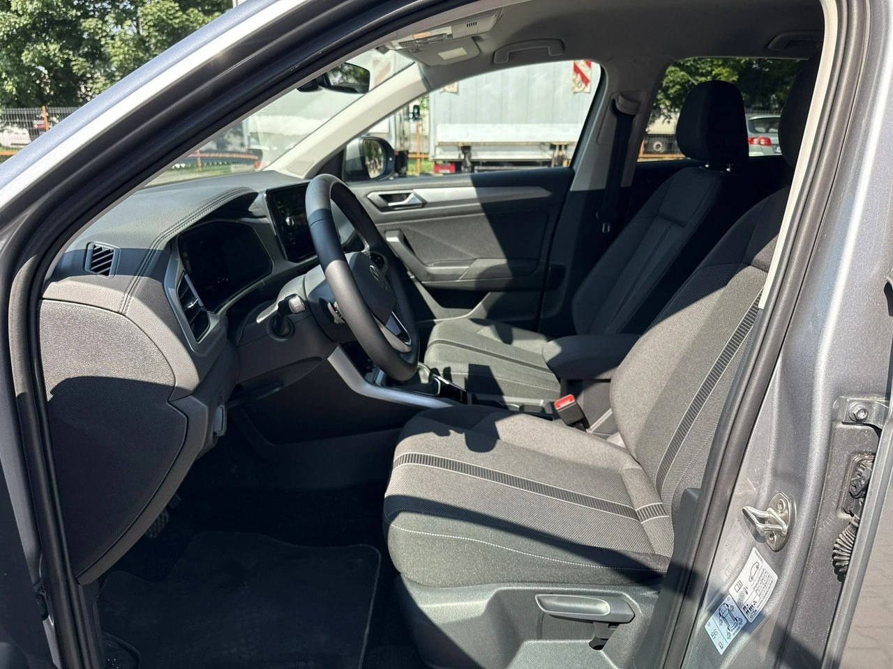 Volkswagen T-Roc - Zdjęcie 10