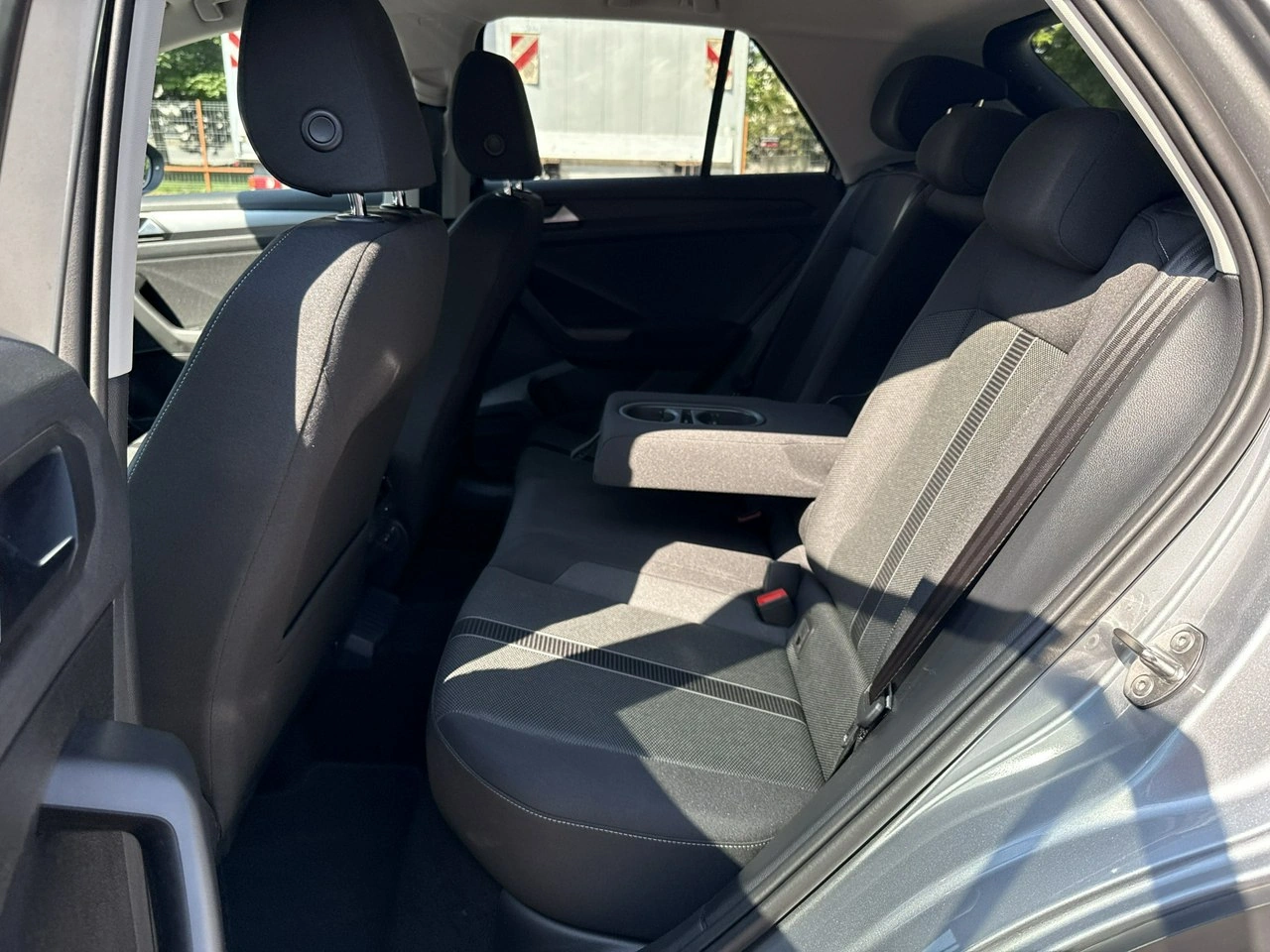 Volkswagen T-Roc - Zdjęcie 14