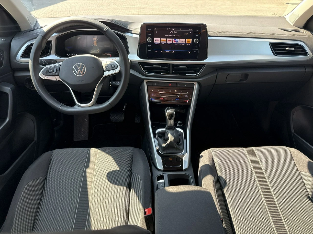 Volkswagen T-Roc - Zdjęcie 21