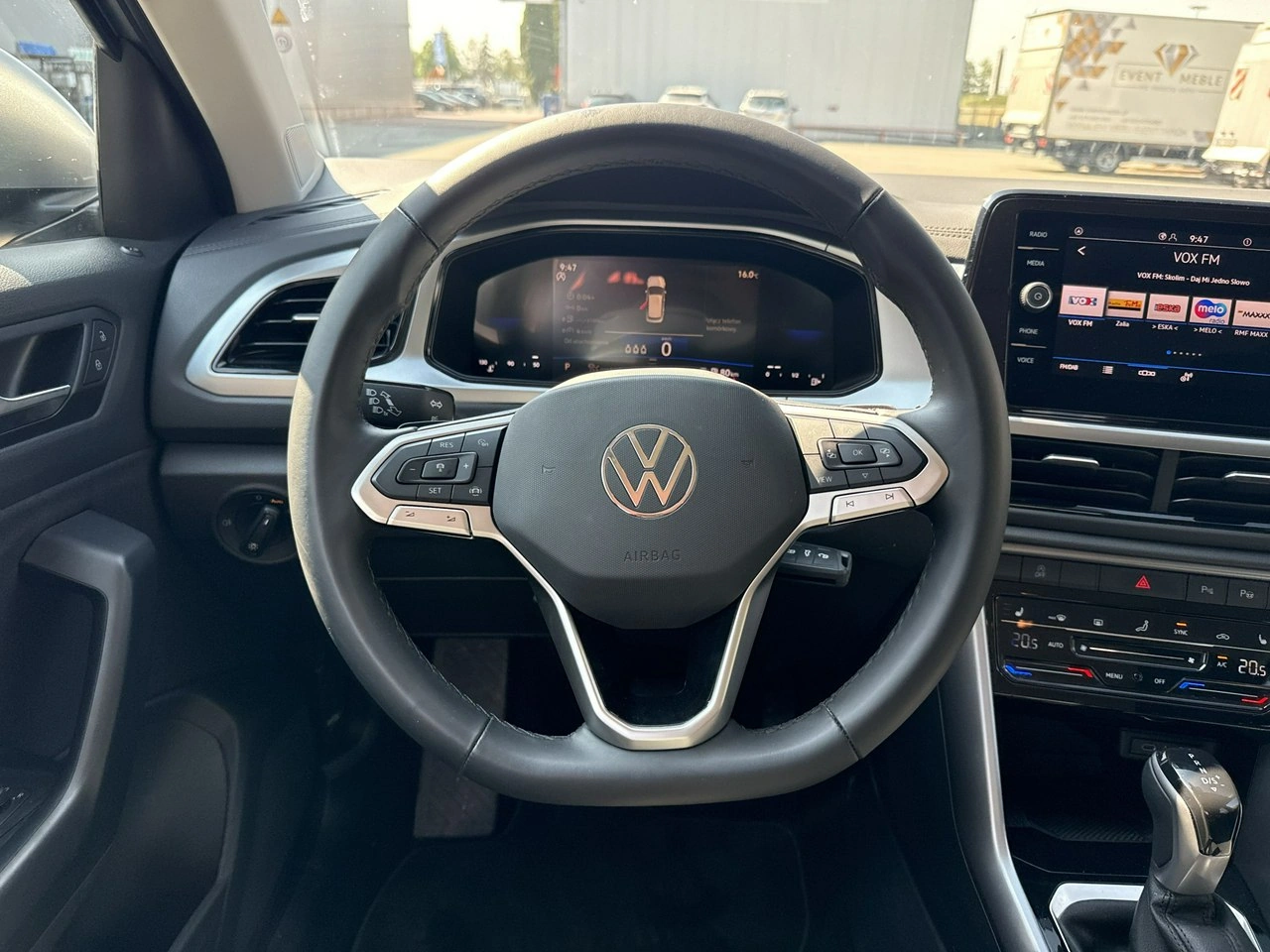 Volkswagen T-Roc - Zdjęcie 24
