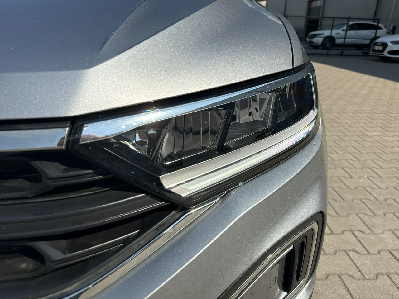 Volkswagen T-Roc - Zdjęcie 8