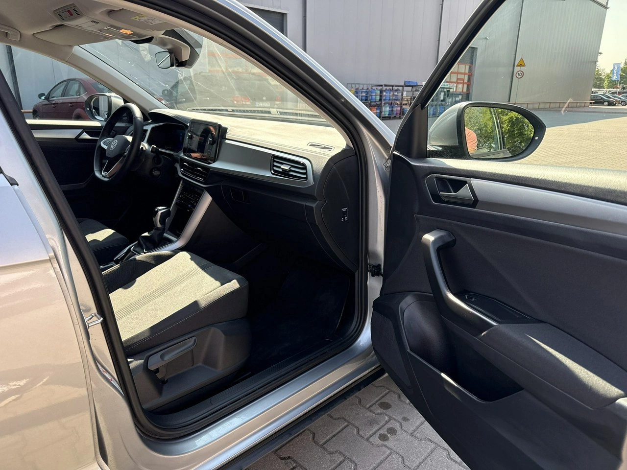 Volkswagen T-Roc - Zdjęcie 18