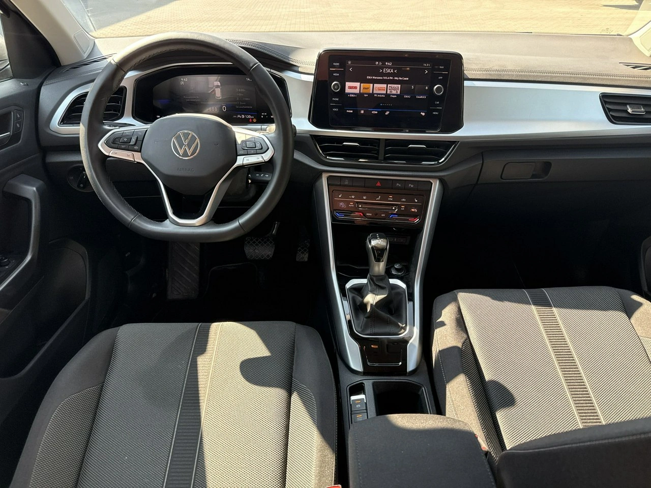 Volkswagen T-Roc - Zdjęcie 21