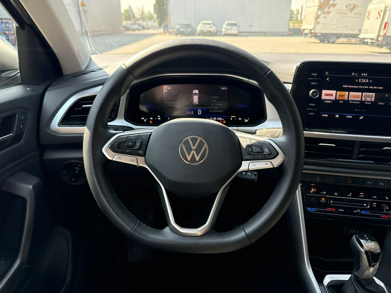 Volkswagen T-Roc - Zdjęcie 24