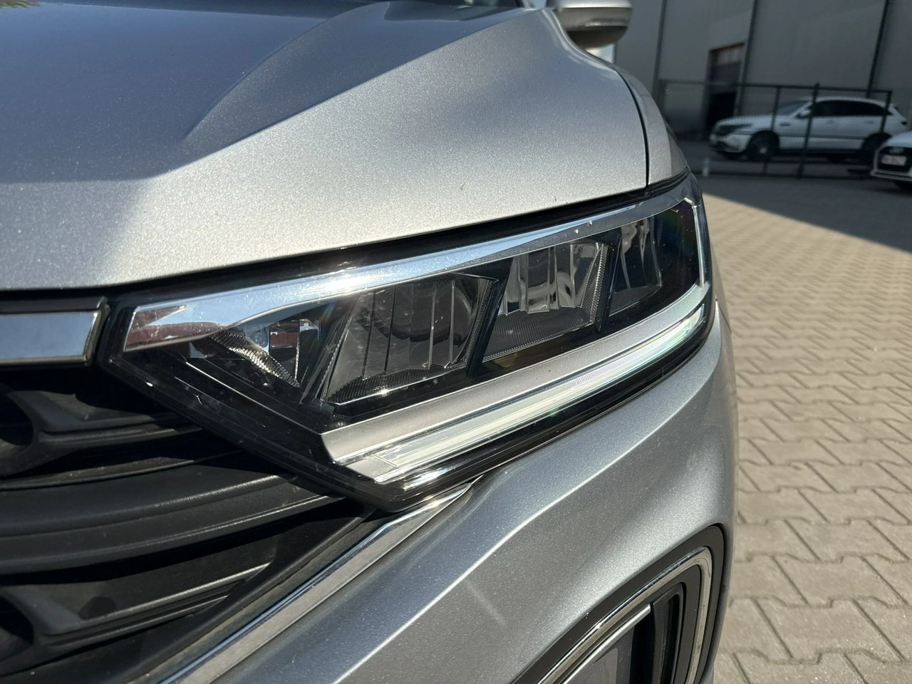 Volkswagen T-Roc - Zdjęcie 8