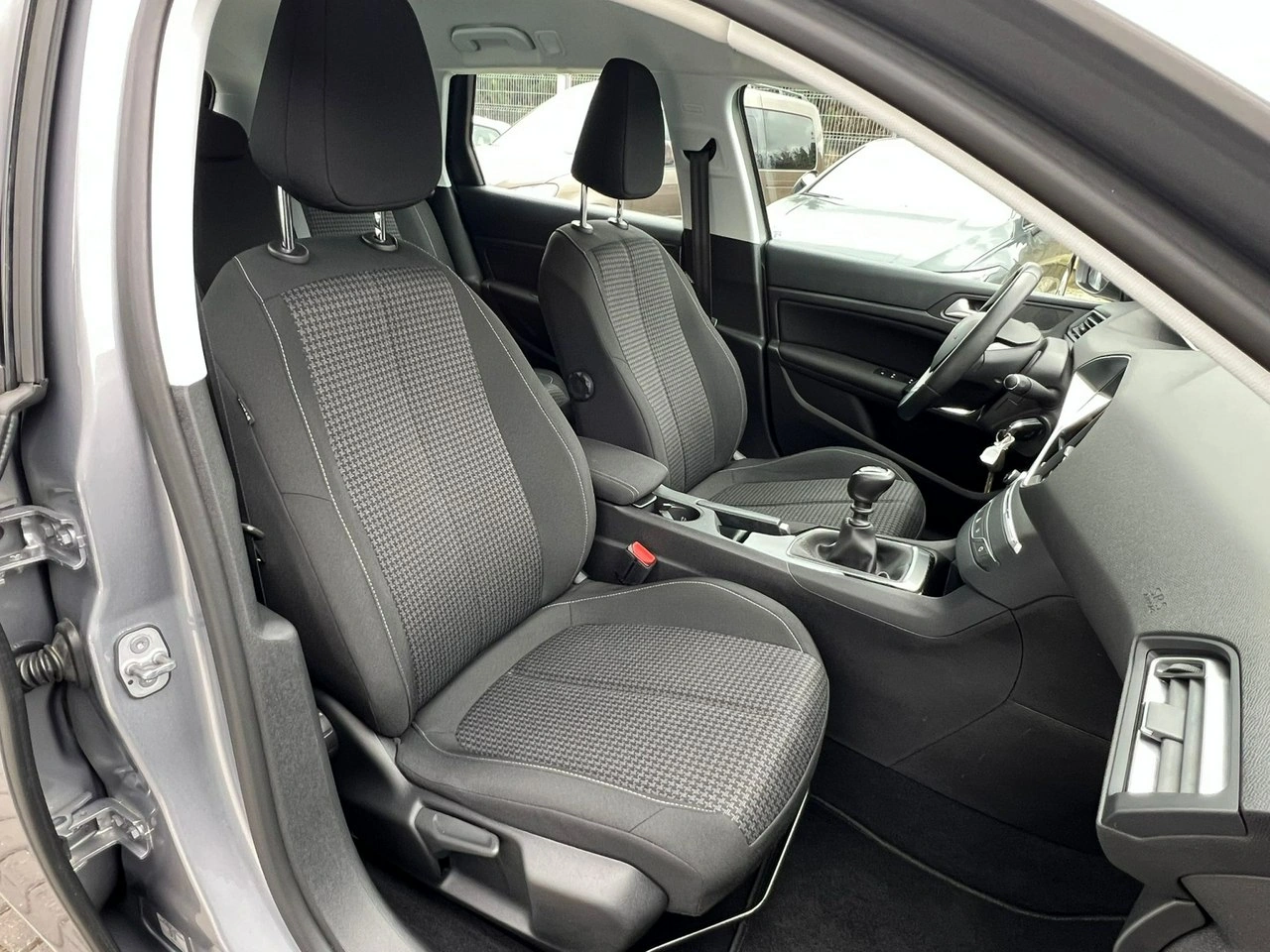 Peugeot 308 - Zdjęcie 17