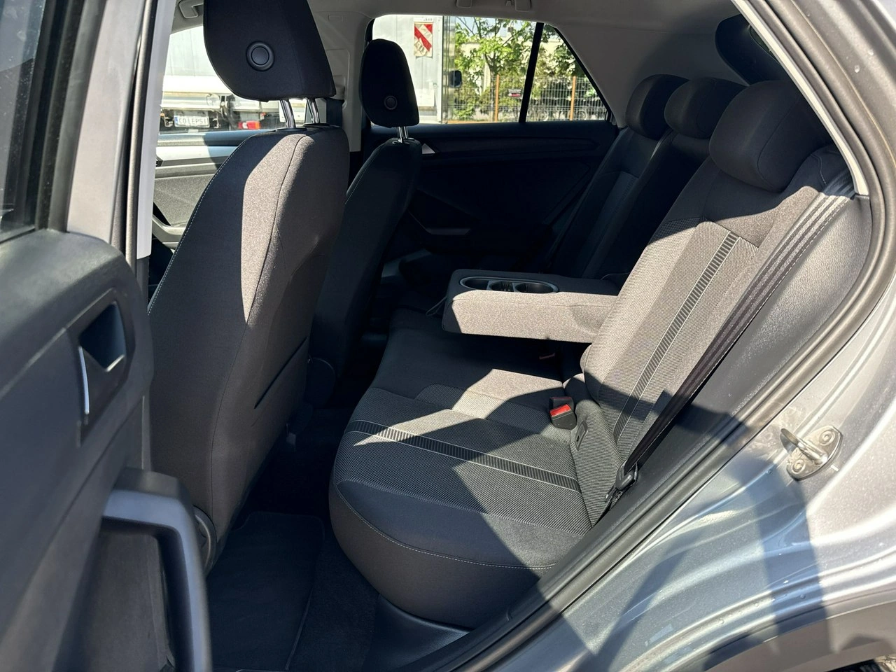 Volkswagen T-Roc - Zdjęcie 14