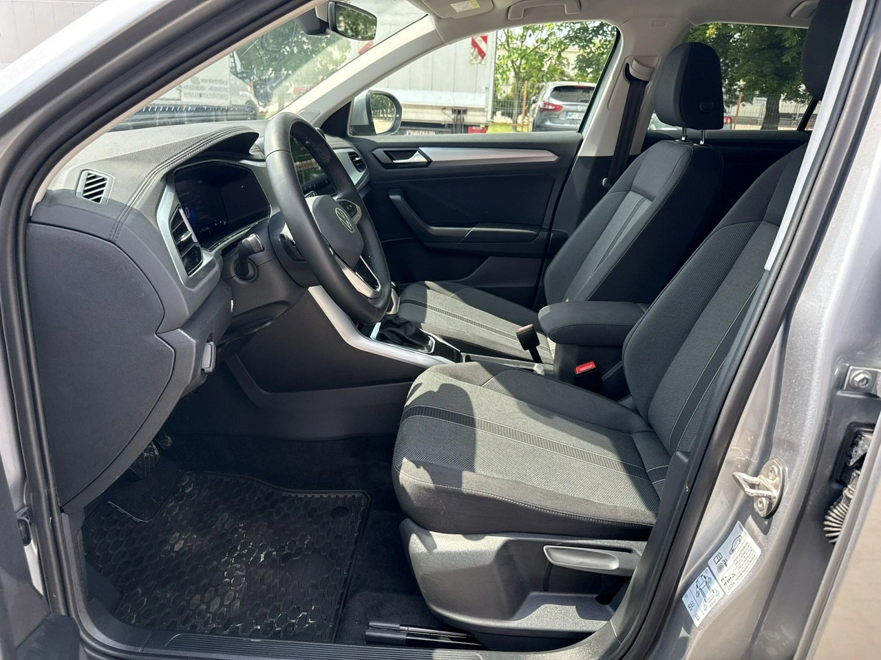 Volkswagen T-Roc - Zdjęcie 10