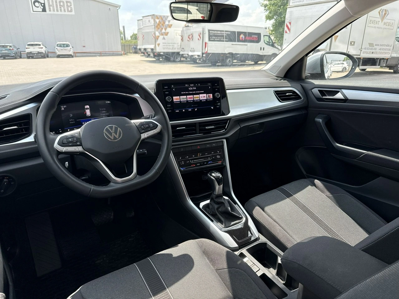 Volkswagen T-Roc - Zdjęcie 12