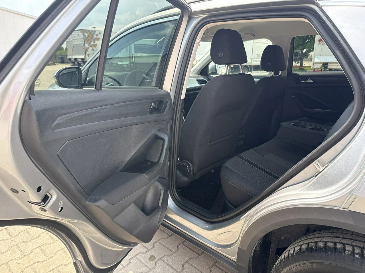 Volkswagen T-Roc - Zdjęcie 13