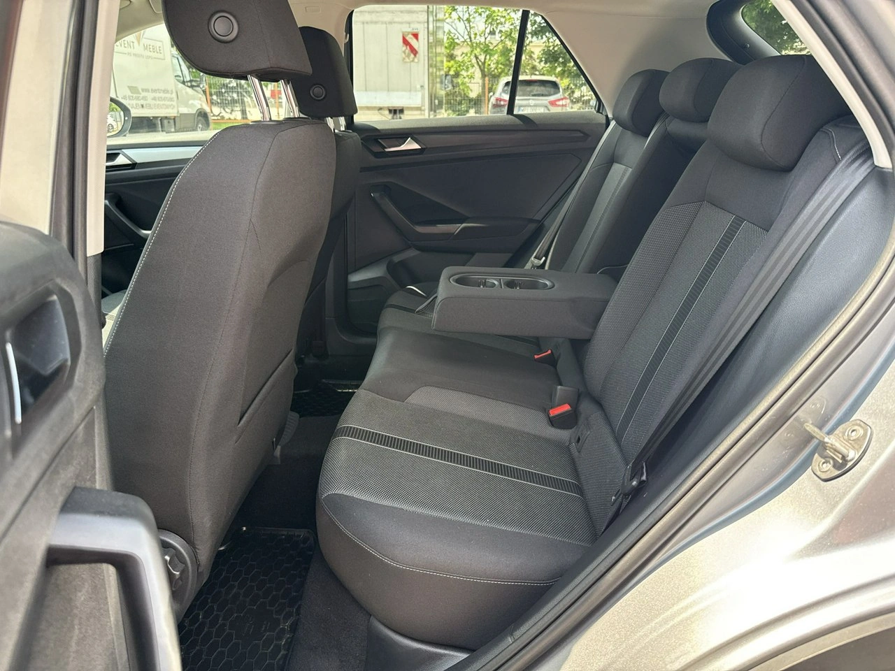 Volkswagen T-Roc - Zdjęcie 14