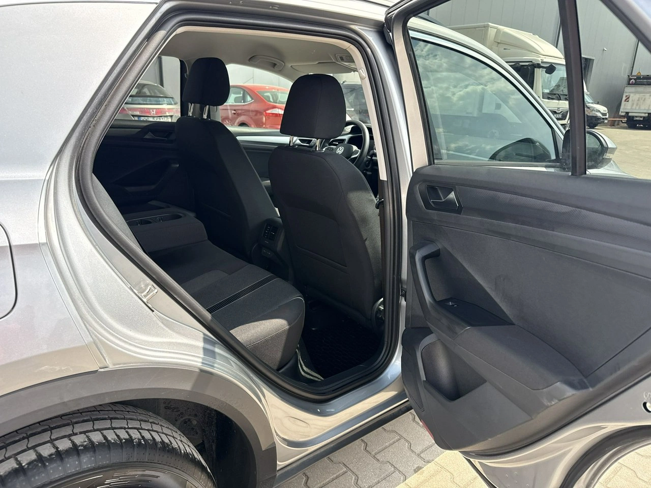 Volkswagen T-Roc - Zdjęcie 16