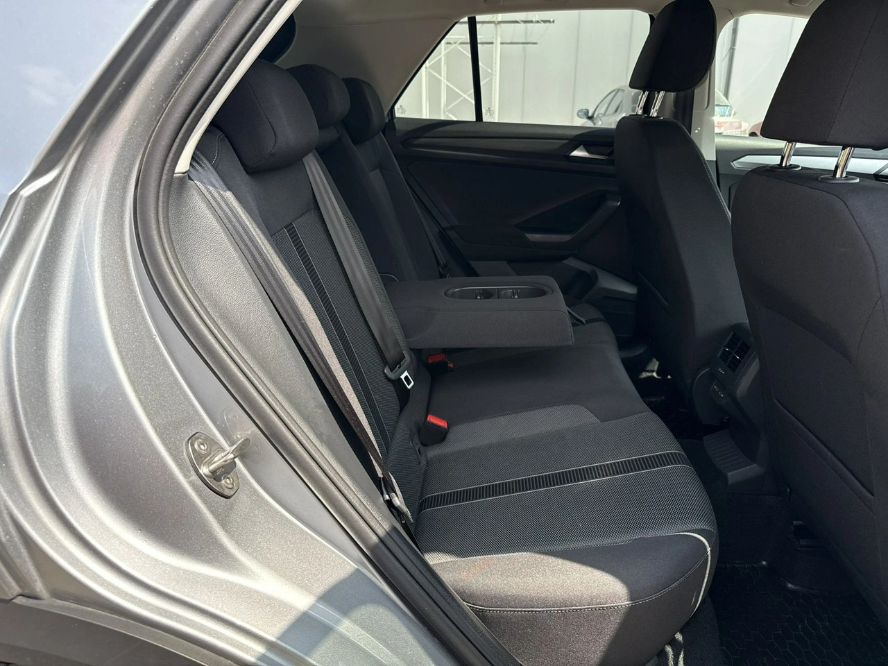Volkswagen T-Roc - Zdjęcie 17