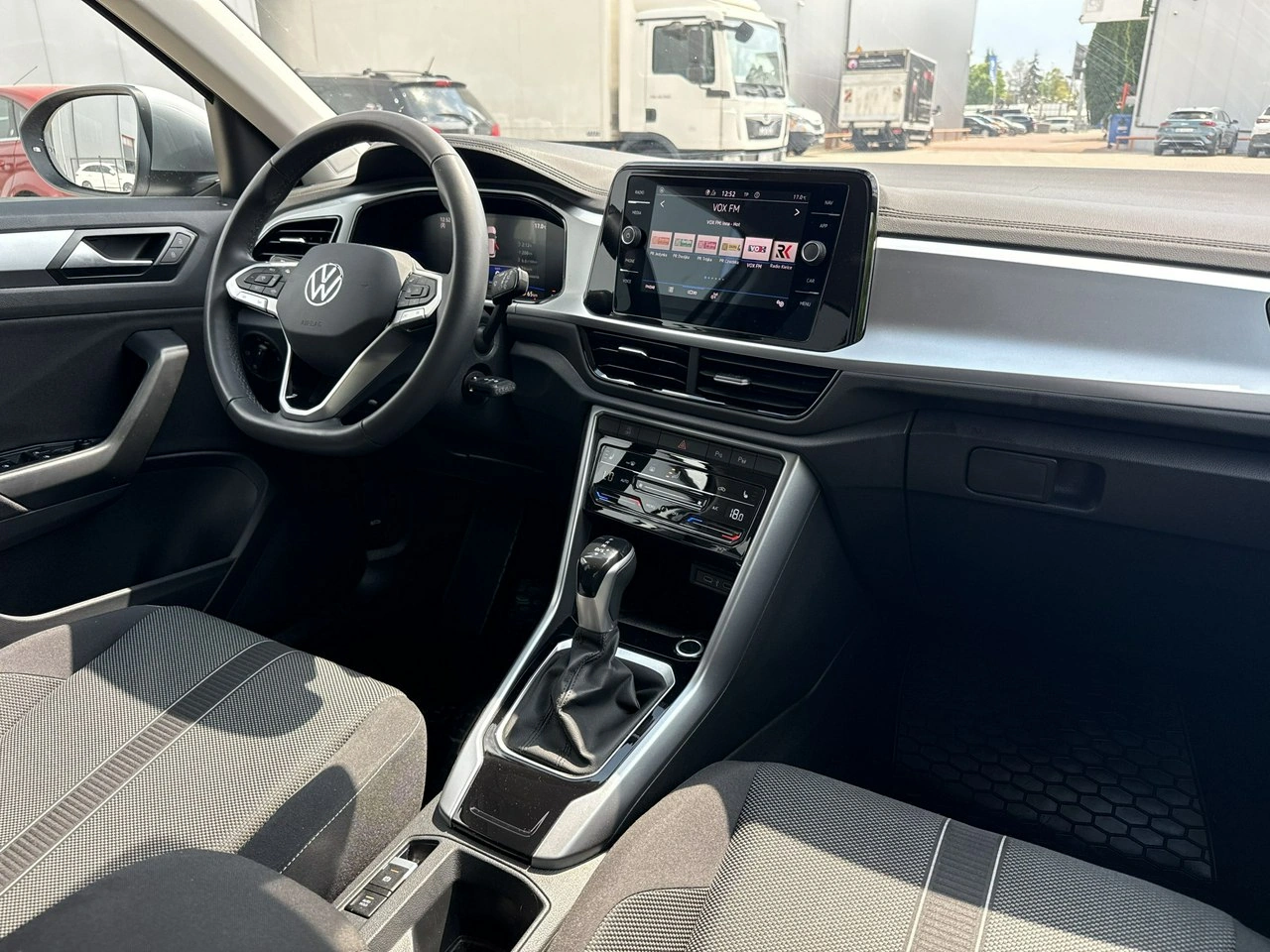 Volkswagen T-Roc - Zdjęcie 20